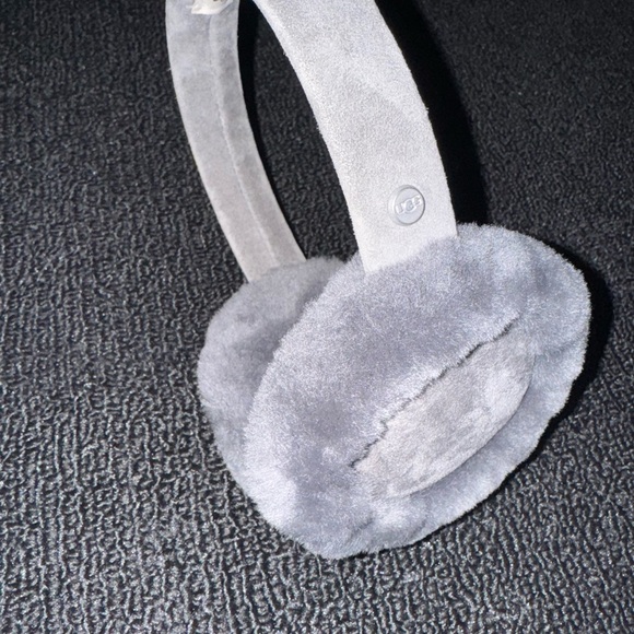 UGG Ear Muffs - Picture 2 of 7